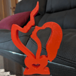 Escultura Decorativa "Eterno Encontro" em Vermelho Paixão - Celebre o Amor